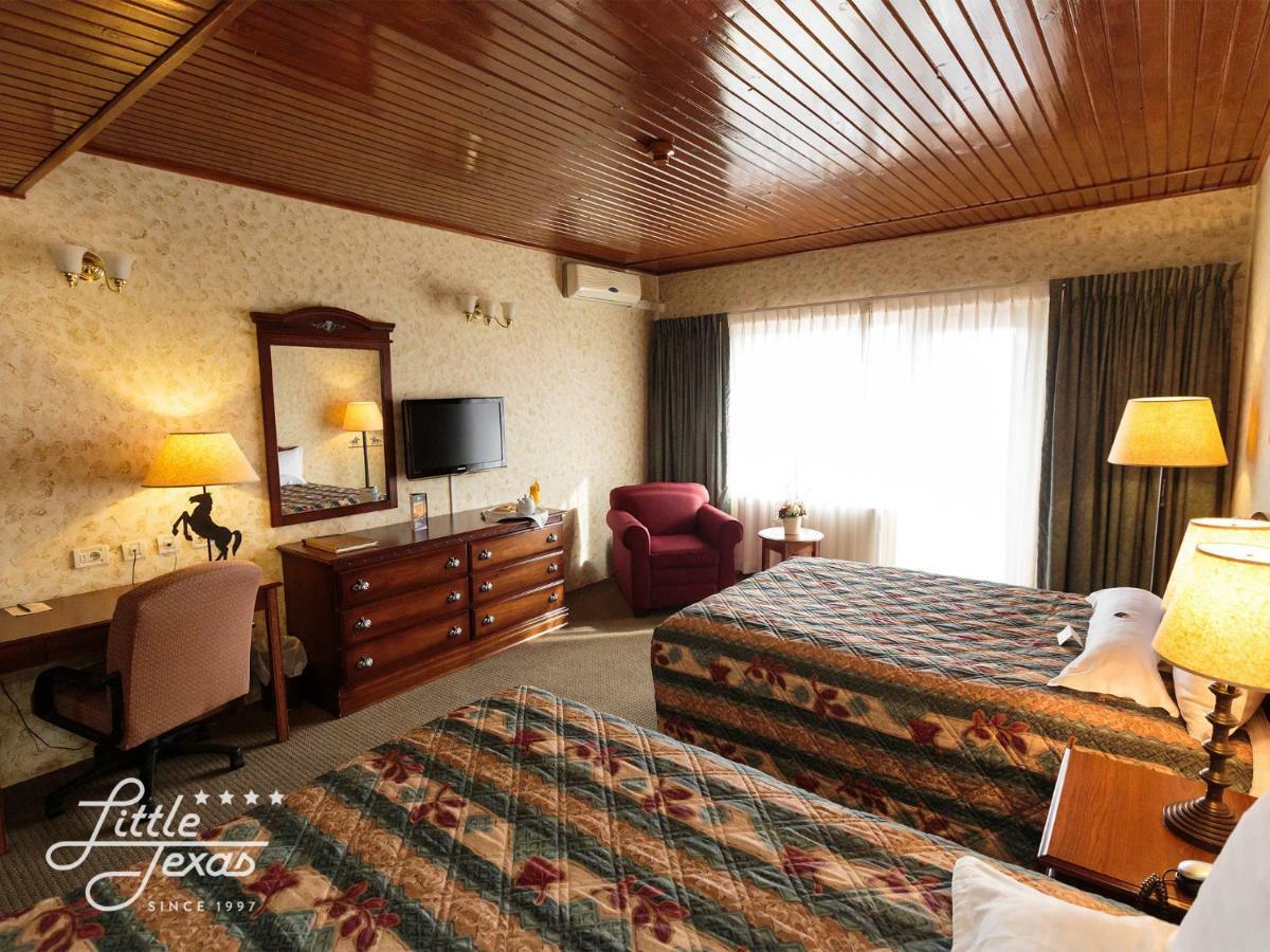 Little Texas Iasi Hotel Kültér fotó